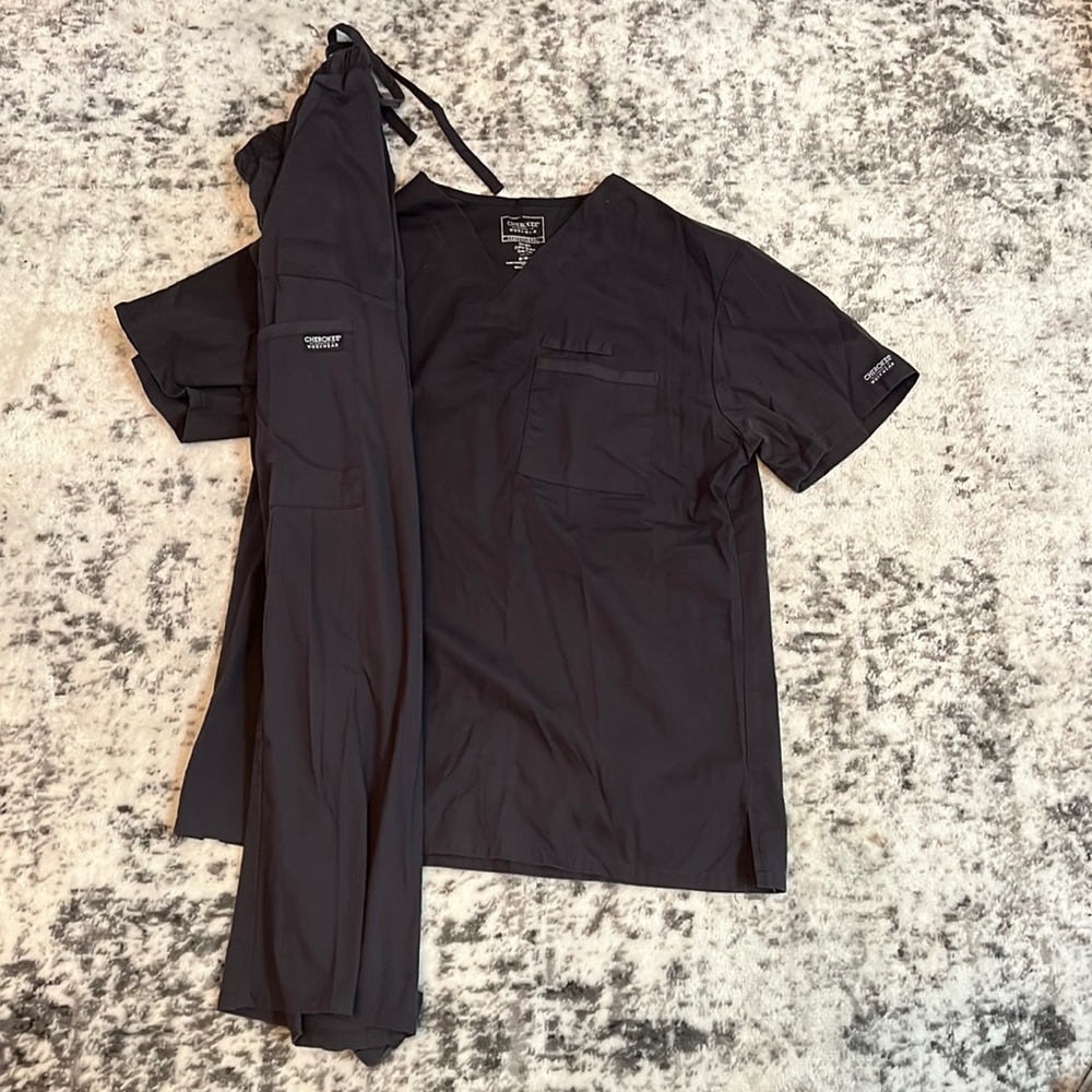 Cherokee Scrubs Set- Dark Gray- Unisex(M)